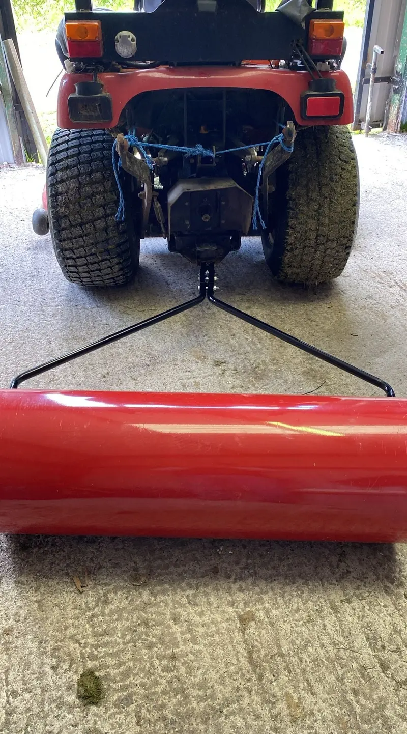 35X100 Cm Adjustable Lawn Roller For Tractors – Fillable Design With Ground-Level Wiper 1