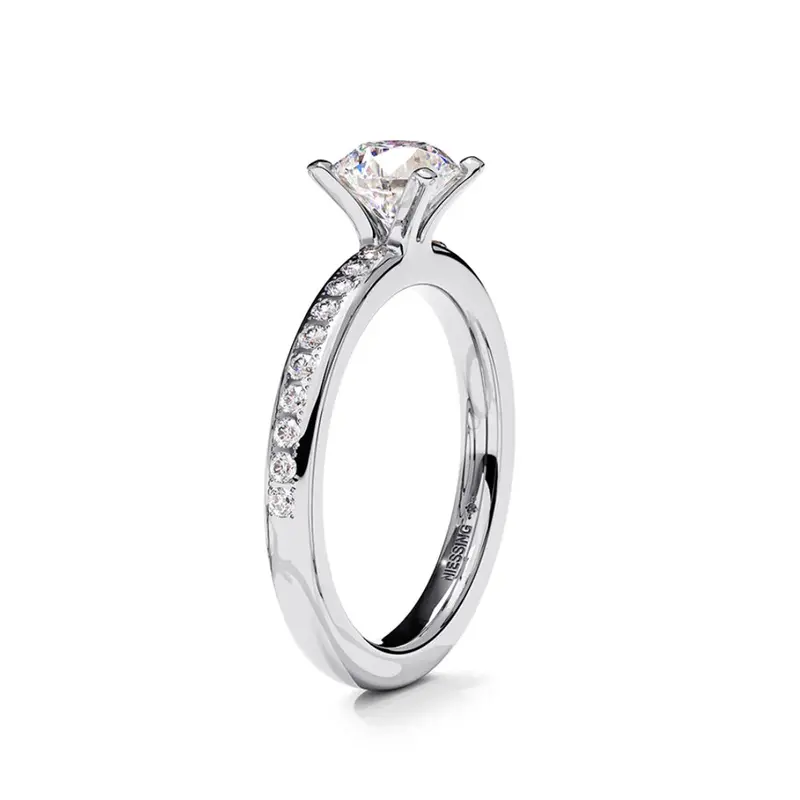 Amatis Highlights Platinum Diamond Ring 1