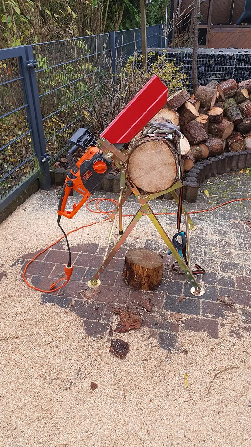 Foldable Sawhorse With Integrated Chainsaw Holder – Compact Workshop Support Stand 1