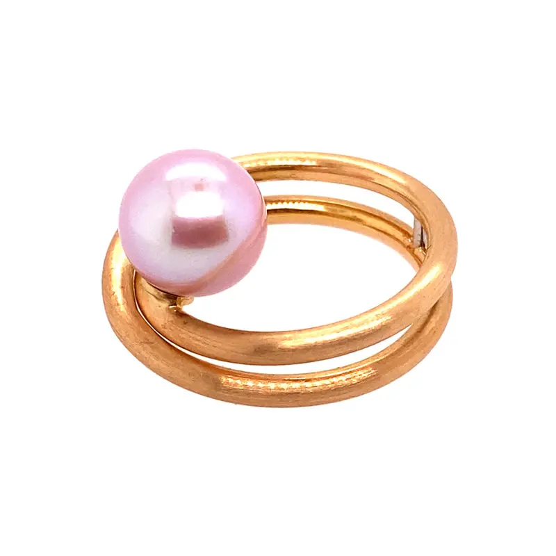 Twist Pendant In Rose Gold Featuring Freshwater Pearl 1
